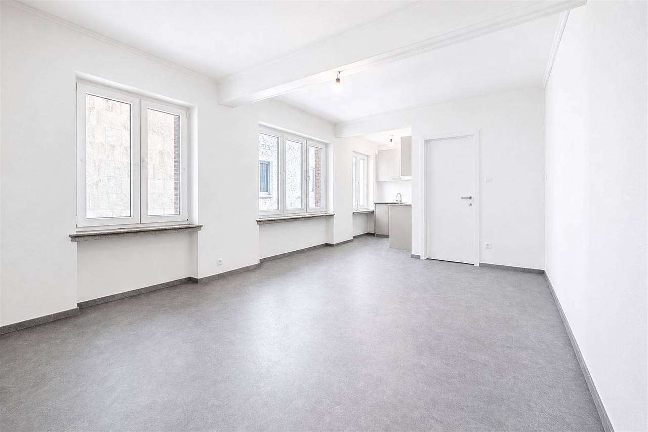Appartement te koop in Thuin met 1 slaapkamer