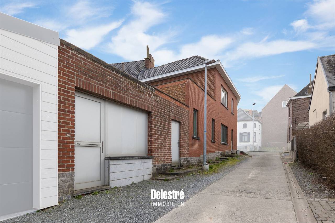 Commercieel te koop in Appelterre-Eichem met 3 slaapkamers